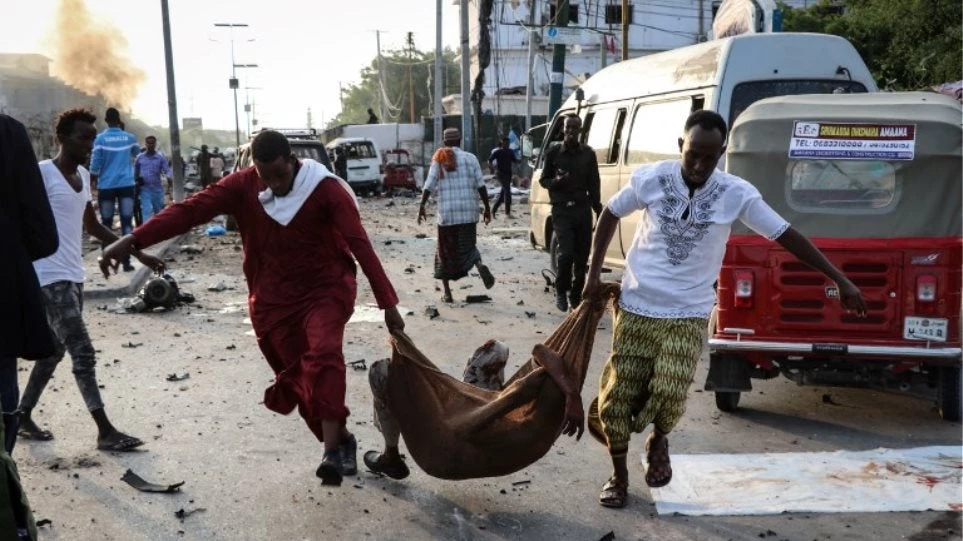 Επίθεση καμικάζι στο Μογκαντίσου: Διπλασιάστηκε ο αριθμός των θυμάτων – Τουλάχιστον 39 οι νεκροί